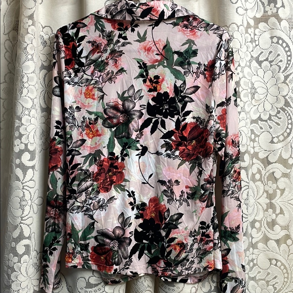 Fashion Nova Black ,Red and White Ruched Button Down Shirt New With Tags - Picture 6 of 6